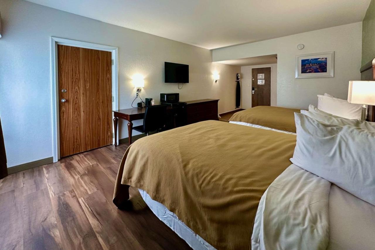 Quality Inn & Suites Albany Airport Latham Exterior foto