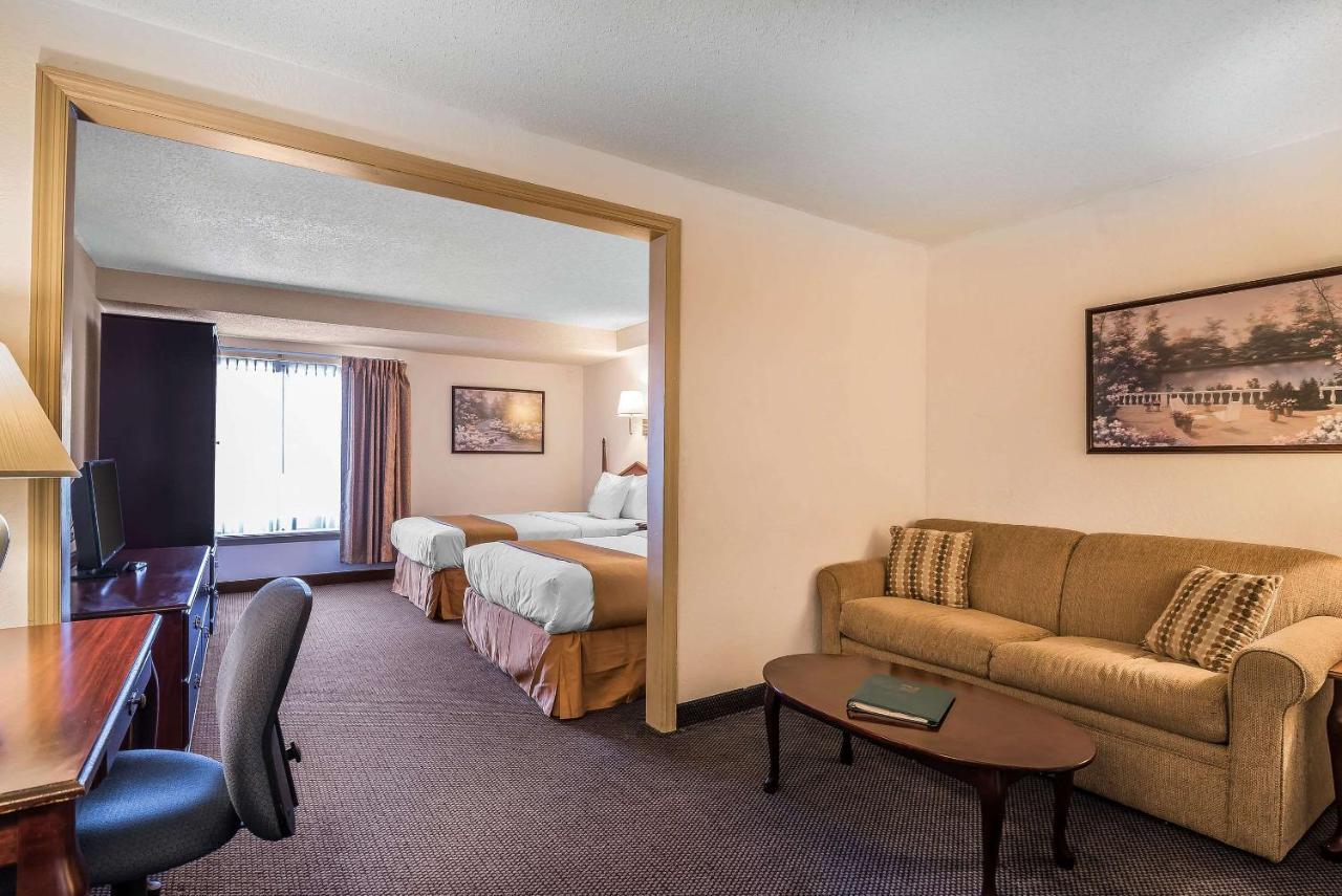 Quality Inn & Suites Albany Airport Latham Exterior foto