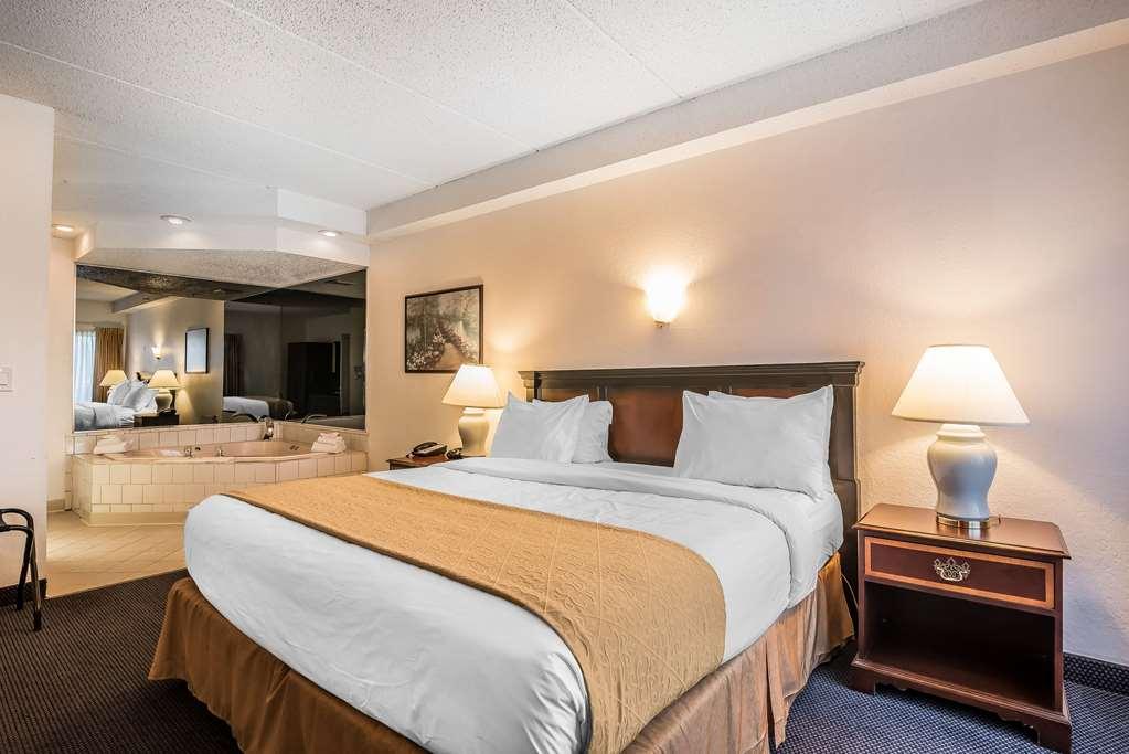 Quality Inn & Suites Albany Airport Latham Zimmer foto
